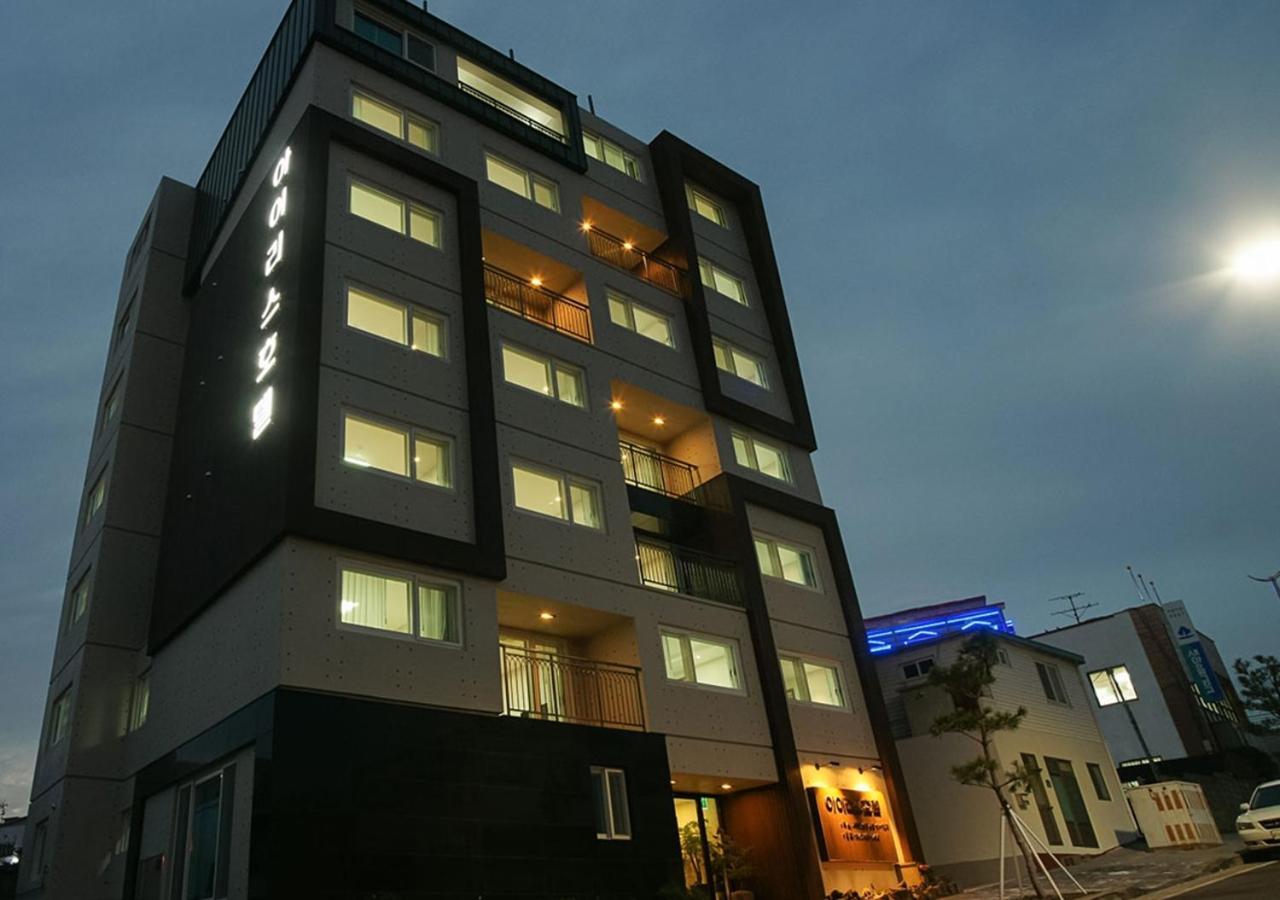 סאוגוויפו Iris Hotel מראה חיצוני תמונה