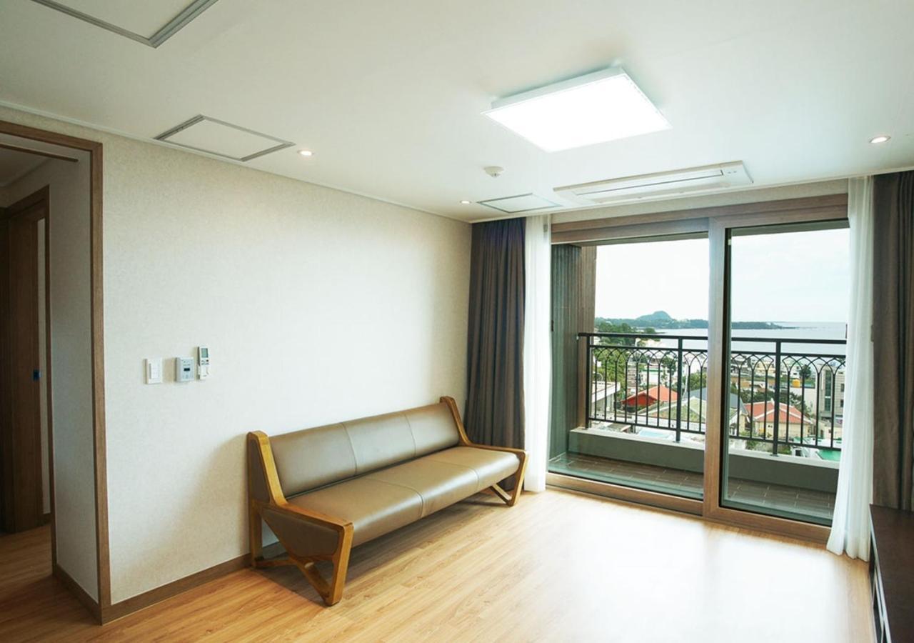 סאוגוויפו Iris Hotel מראה חיצוני תמונה